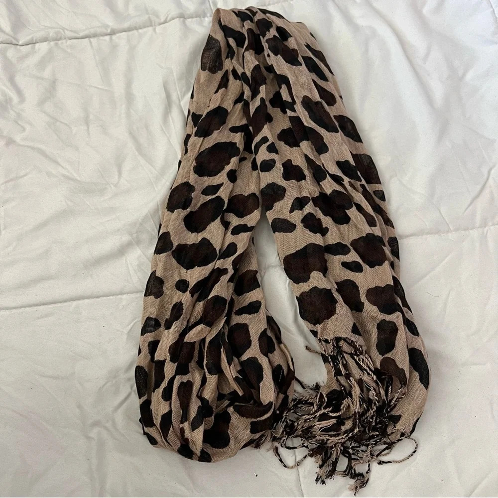 Lightweight Leopard Print Black and Brown Scarf